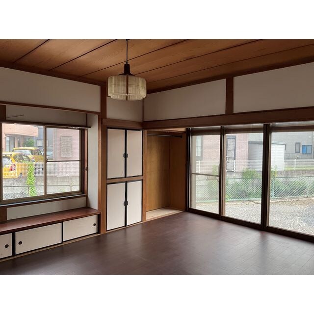 物件内観写真8　(おしゃれな居間です)