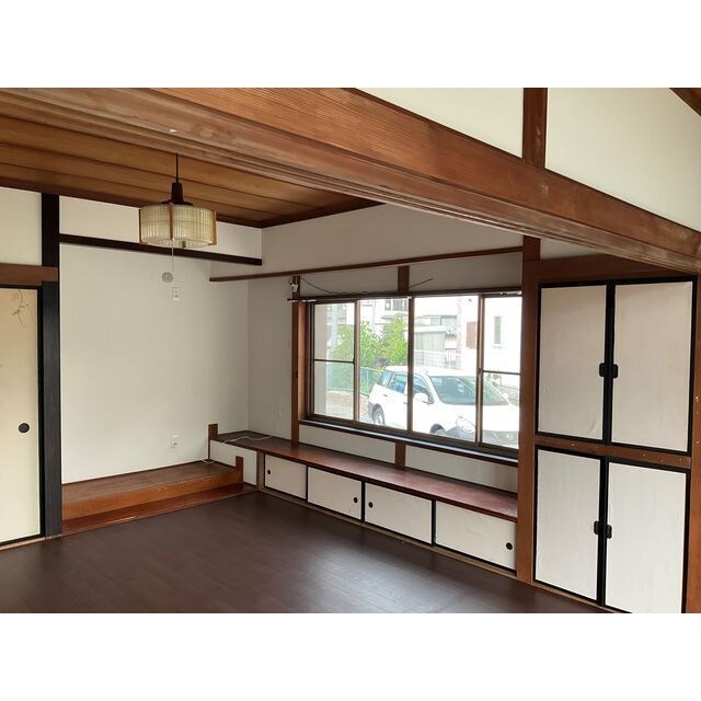 物件内観写真9　(ゆったりとした居間です)