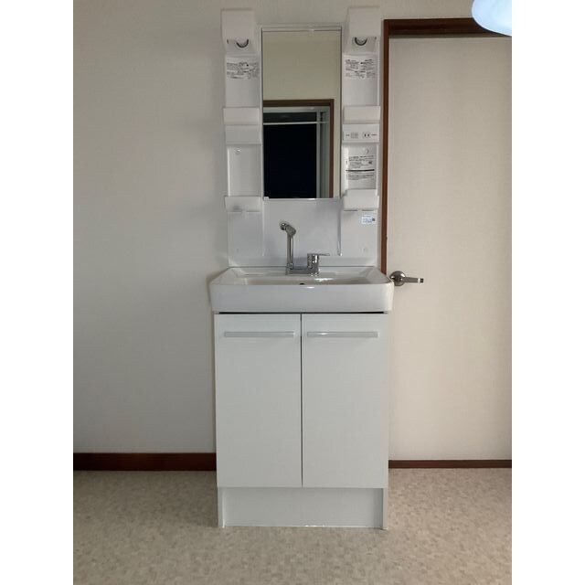 物件内観写真19　(スペースが確保できる洗面所です)