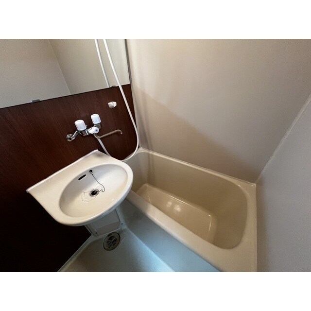 物件内観写真8　(きれいなお風呂です)