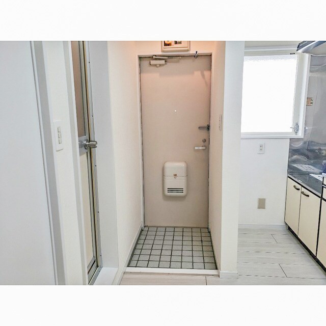 物件内観写真17　(落ち着いた玄関です)