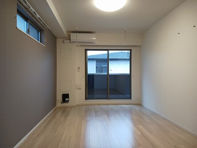 物件内観写真9　(ゆったりとしたリビングです)