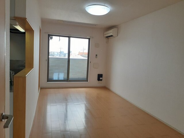 物件内観写真9　(ゆったり過ごせるリビングです)