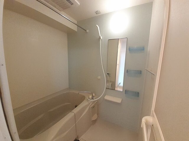 物件内観写真11　(日々の暮らしに欠かせないお風呂です)