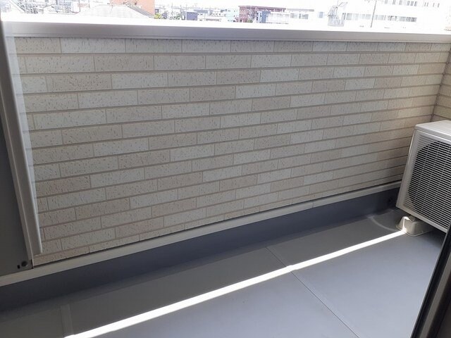 物件内観写真19　(バルコニーからの眺めを楽しみながら食事をしませんか)