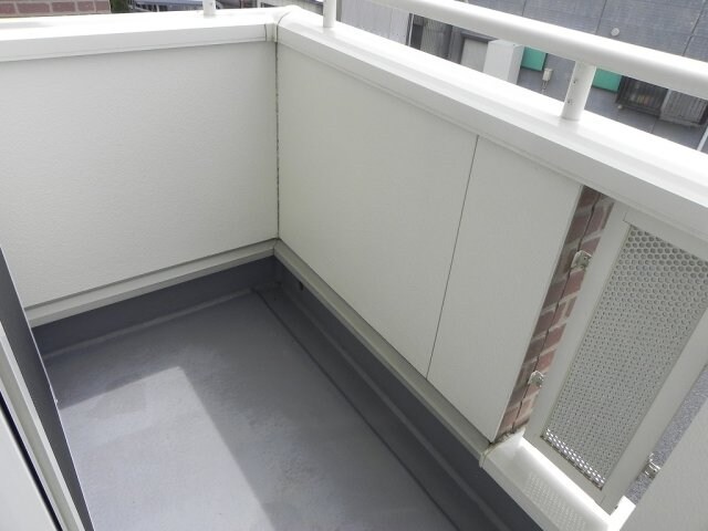 物件内観写真19　(広々としたバルコニーです)