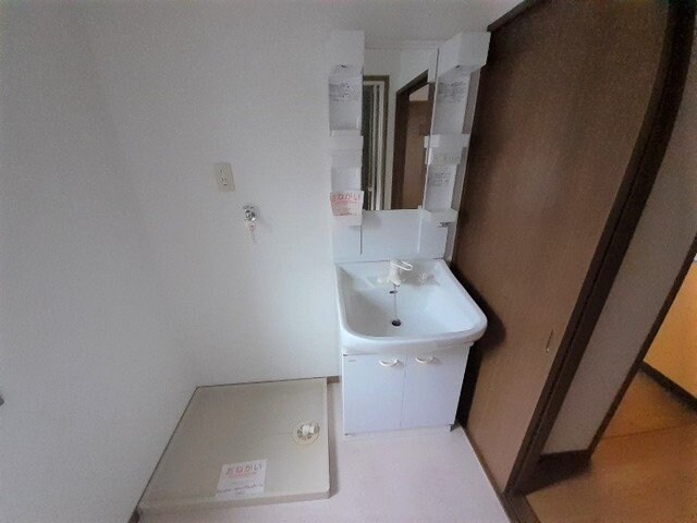 物件内観写真13　(使いやすい洗面所です)