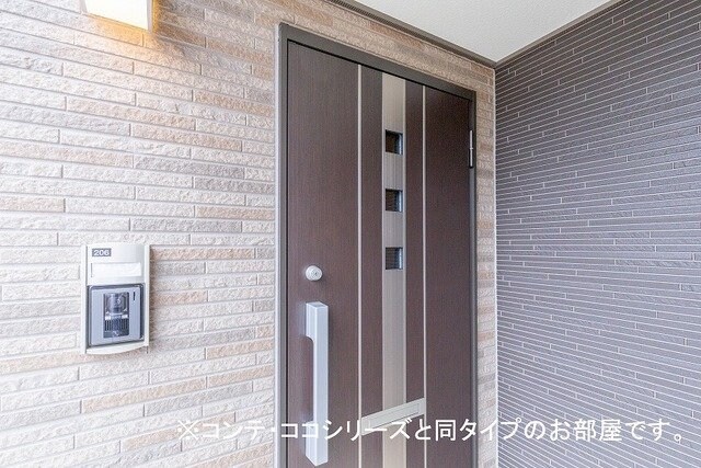 物件内観写真16　(きれいな玄関です)