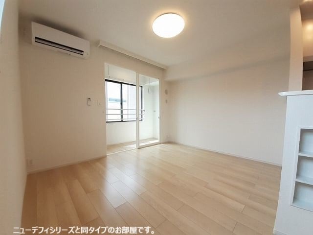 物件内観写真9　(使いやすい居間です)