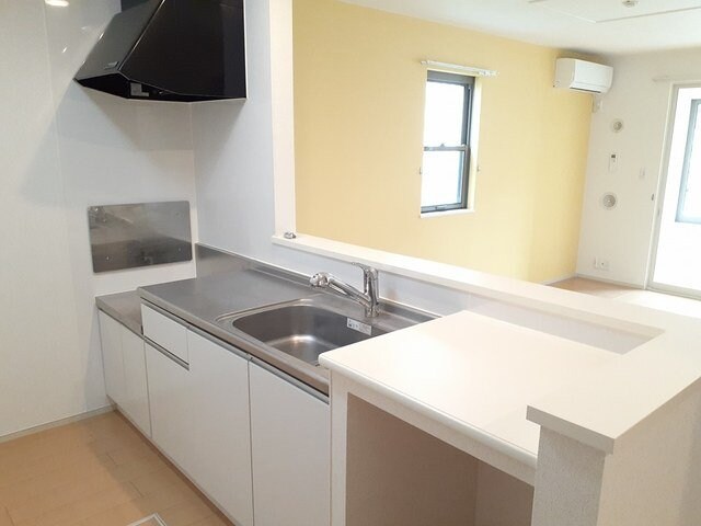 物件内観写真10　(お料理しやすいキッチンです)