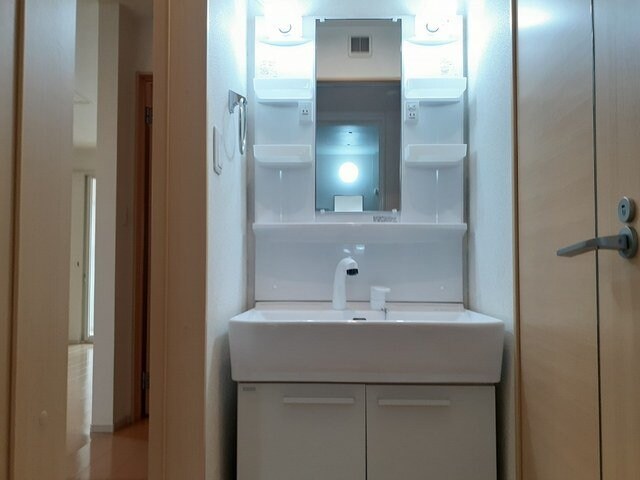 物件内観写真12　(スペースが確保できる洗面所です)