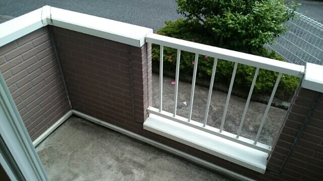 物件内観写真19　(お洗濯にも便利なバルコニー付き)