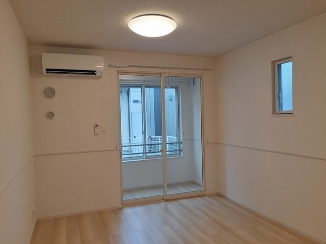 物件内観写真9　(リビングです)