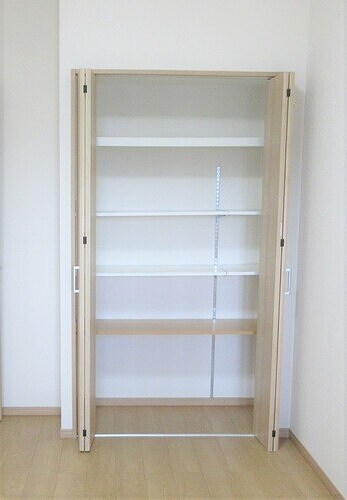 物件内観写真18　(クロゼット（洋室7.2畳）　※2025年3月撮影)