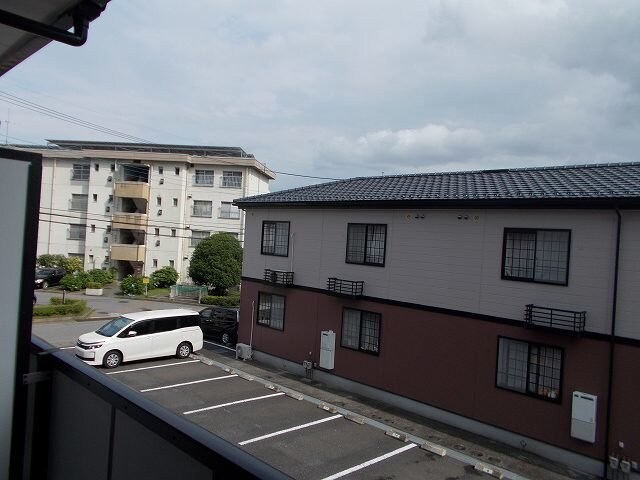 物件外観写真2　(駐車場です)