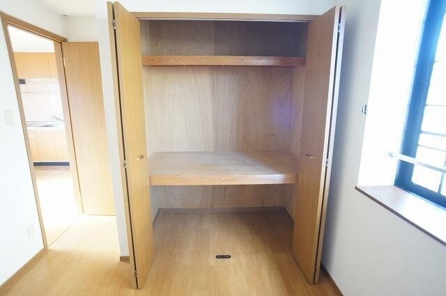 物件内観写真15　(収納豊富です)