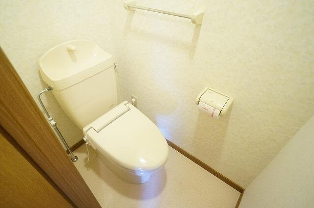 物件内観写真16　(シンプルで使いやすいトイレです)
