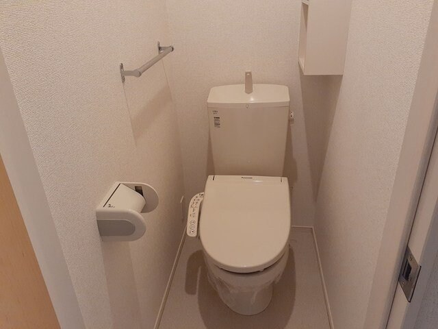 物件内観写真13　(清潔感のあるトイレです)