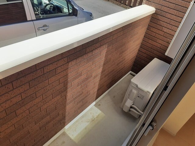 物件内観写真19　(開放的で明るい空間を演出してくれるバルコニーです)