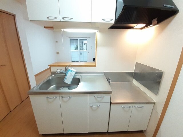 物件内観写真9　(キッチンでお料理をお楽しみください)