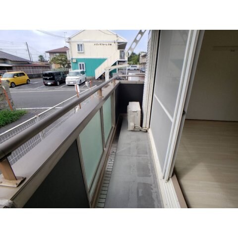 物件内観写真21　(落ち着いた時間を過ごせるバルコニーです)