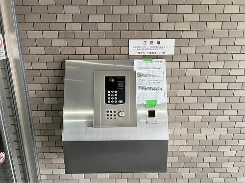 物件内観写真6　(オートロック　前回募集時撮影2024年04月)