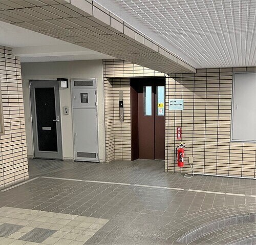 物件内観写真10　(エレベータ　前回募集時撮影2024年04月)