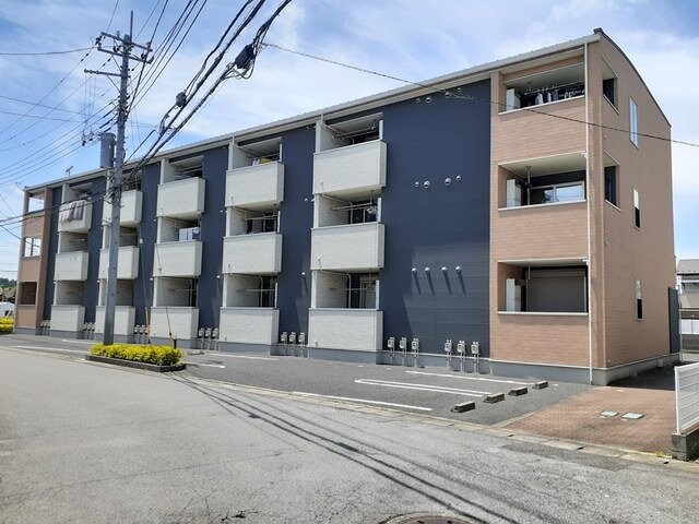 物件外観写真1　(きれいな外観です)