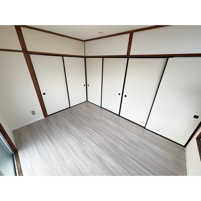 物件内観写真6　(おしゃれな居間です)