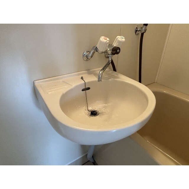 物件内観写真12　(忙しい朝には欠かせない洗面所です)