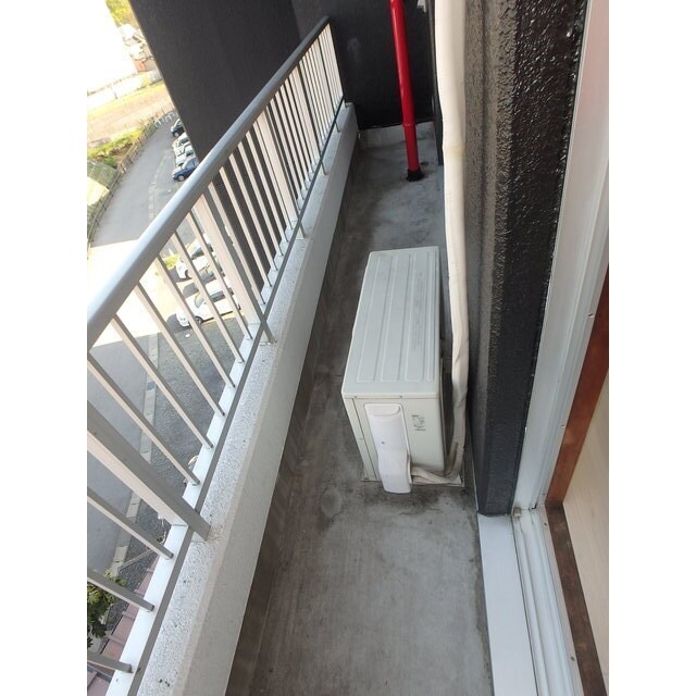 物件内観写真19　(暖かな日差しのふりそそぐバルコニー)