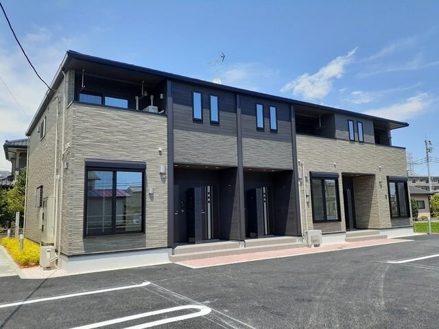 物件外観写真1　(落ち着いた雰囲気の外観です)