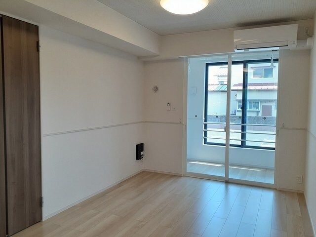 物件内観写真9　(ゆったり過ごせるリビングです)