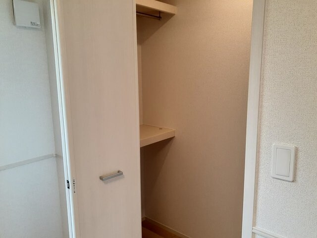 物件内観写真17　(収納豊富です)