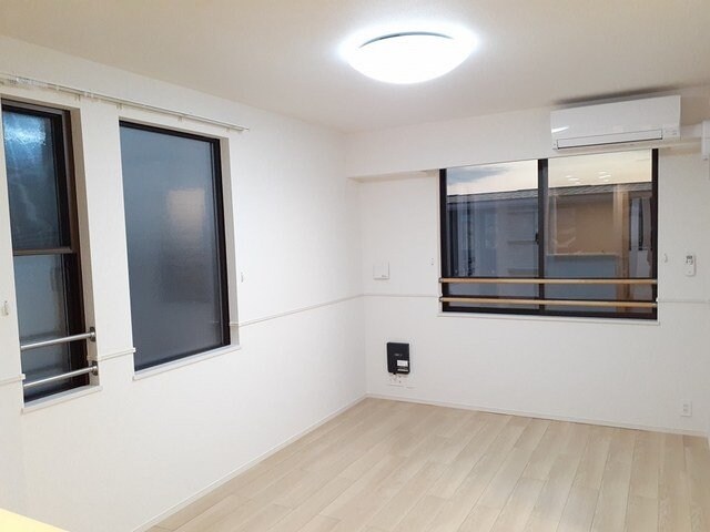 物件内観写真9　(リビングです)