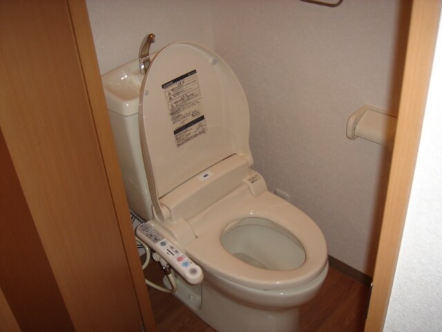 物件内観写真12　(シャワー付きトイレ)