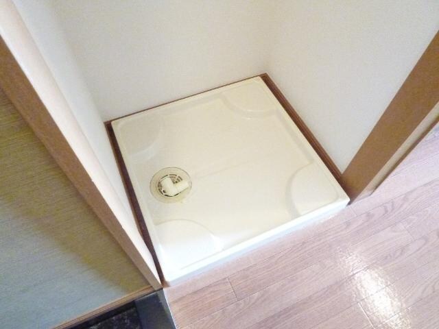 物件内観写真18　(洗濯機置場)