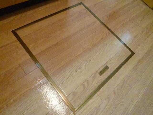 物件内観写真21　(床下収納)