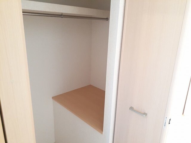 物件内観写真17　(ちょっとした収納スペースも充実しています)