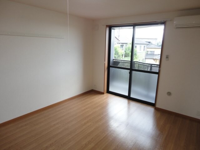 物件内観写真24　(洋室)