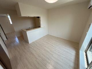 物件内観写真10　(リビング)