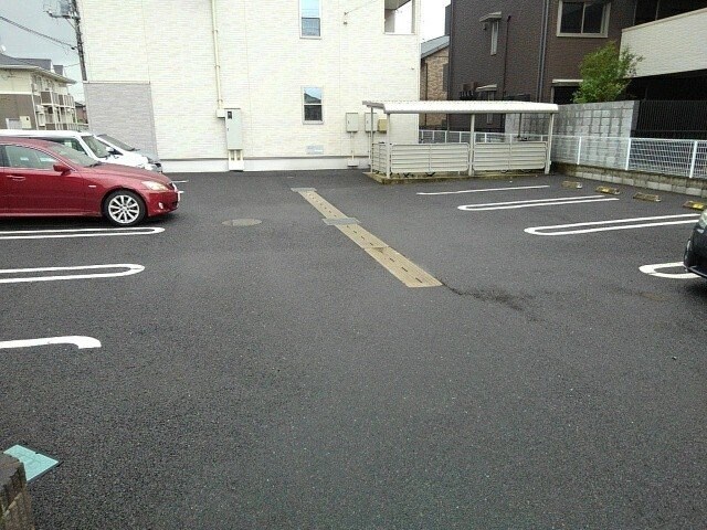 物件外観写真2　(駐車場です)