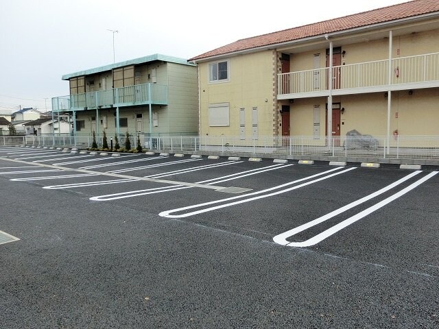 物件外観写真2　(カースペースがあります)