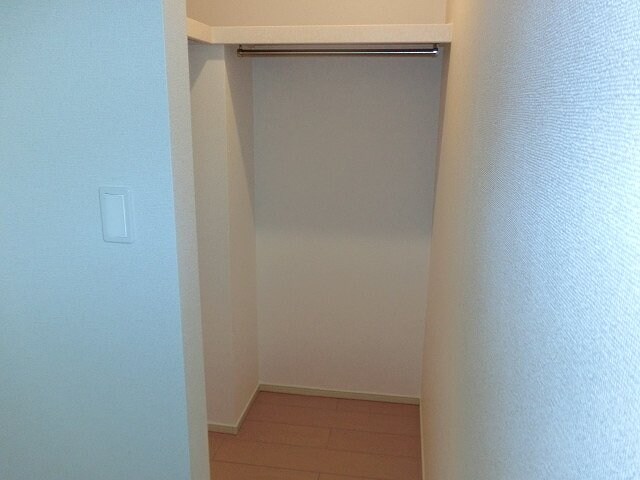 物件内観写真16　(専用の収納スペースです)