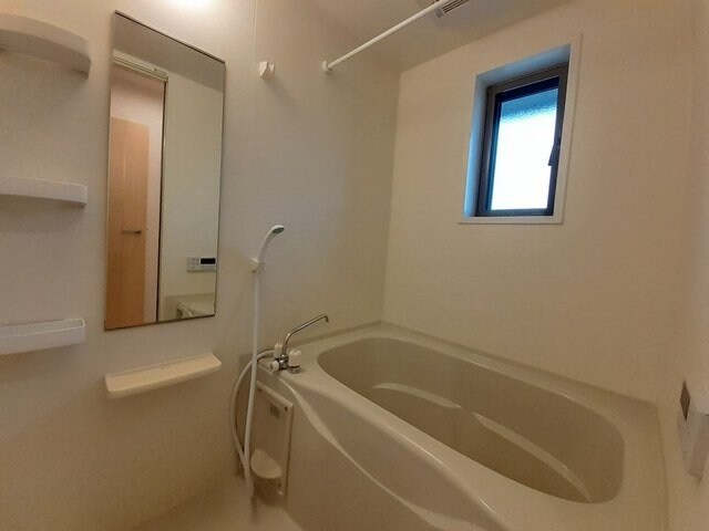 物件内観写真11　(日々の暮らしに欠かせないお風呂です)