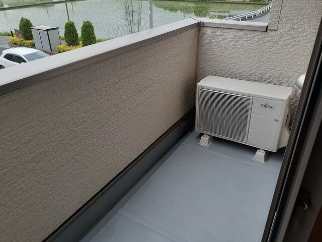 物件内観写真19　(お洗濯にも便利なバルコニー付き)