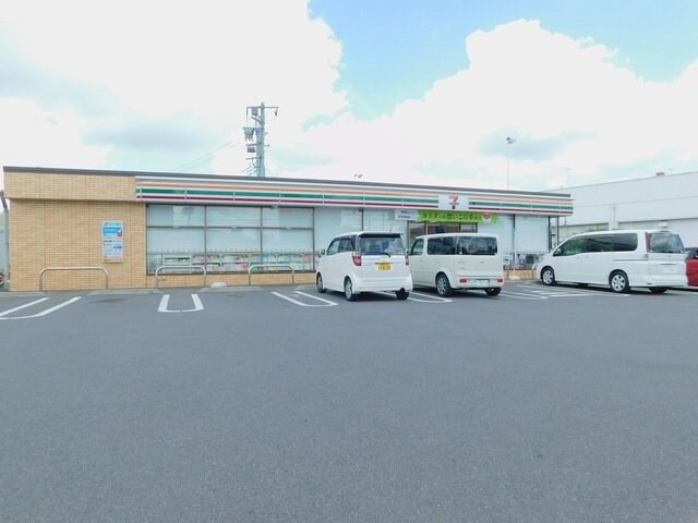 物件外観写真6　(セブンイレブン戸祭1丁目店まで400m)