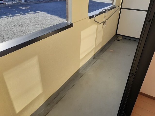 物件内観写真19　(広々としたバルコニーです)