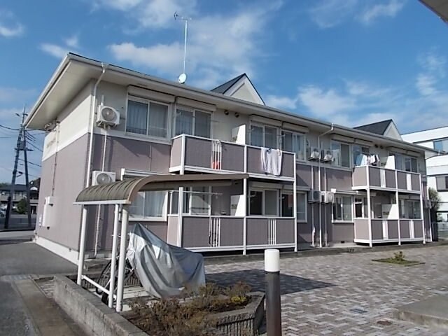 物件外観写真1　(きれいな外観です)