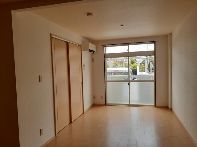 物件内観写真9　(使いやすいリビングです)